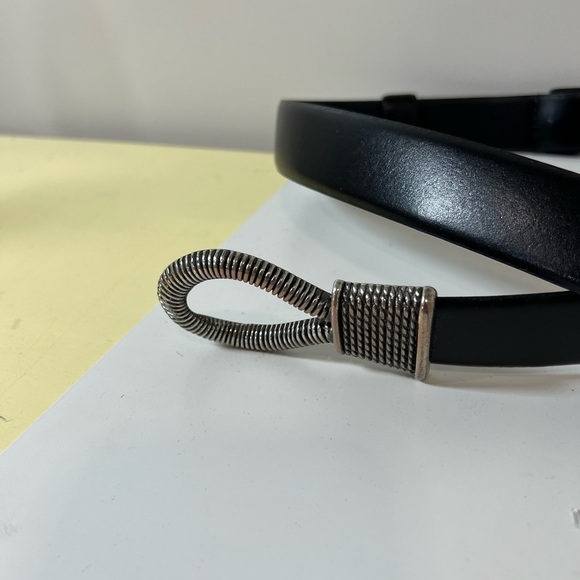 CIPRIANI Women’s Genuine Leather Belt Size M/L Metal Clasp Hook Black Belt EUC main image 8